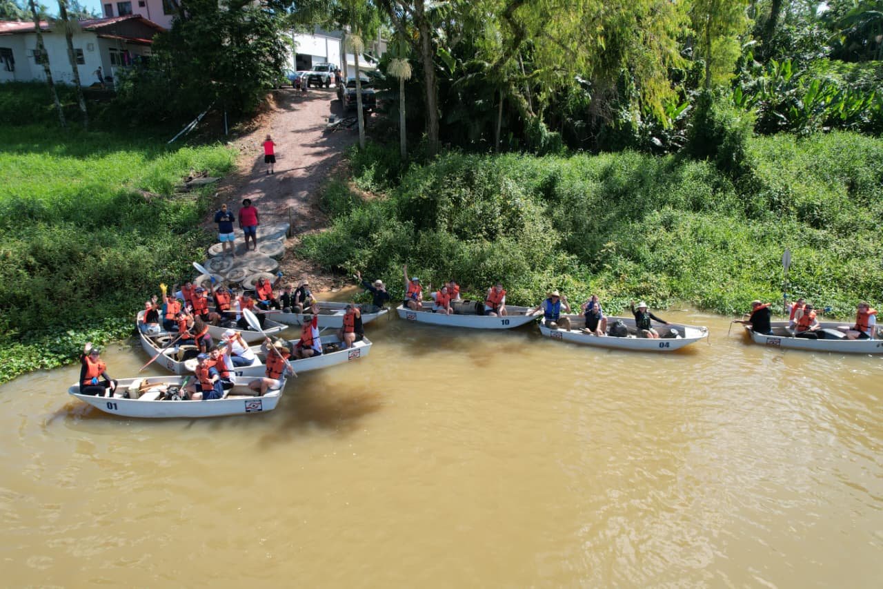 Limpeza no Rio Itajaí-Açu mobiliza voluntários e reforça conscientização ambiental em Gaspar